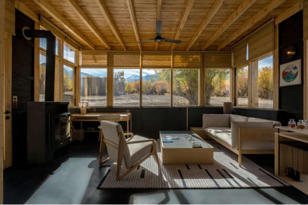 Living Room Luxury Hotel in Leh